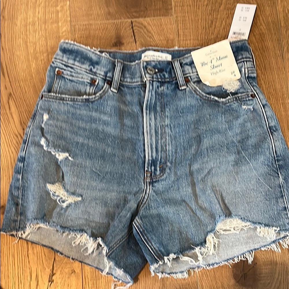Abercrombie & fitch 4” Mom short